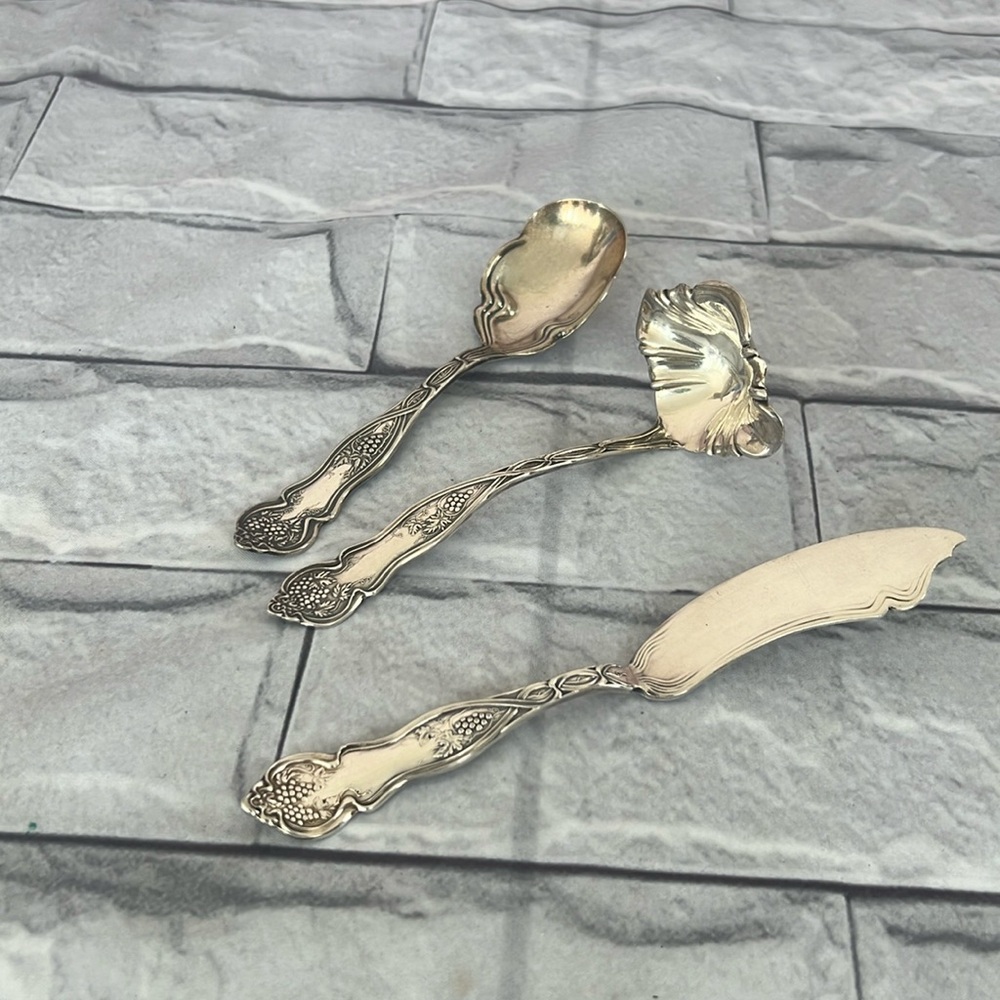 Antique LAKESIDE silver plated vineyard casserole spoons & knife set
